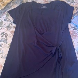 NBW Navy Motherhood Maternity/nursing shirt. XL.